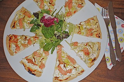 Flammkuchen mit Lauch und Lachs 16