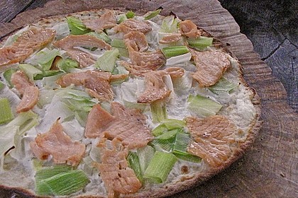 Flammkuchen mit Lauch und Lachs 7