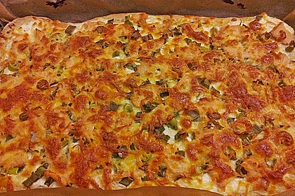 Flammkuchen mit Lauch und Lachs 50