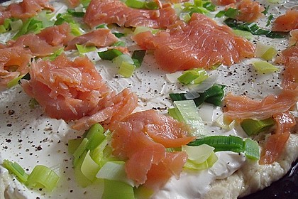 Flammkuchen mit Lauch und Lachs 3