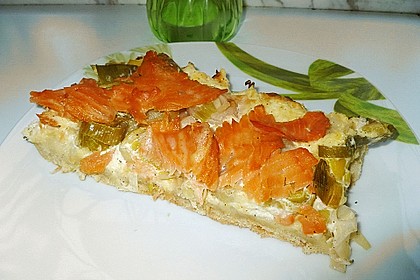 Flammkuchen mit Lauch und Lachs 11