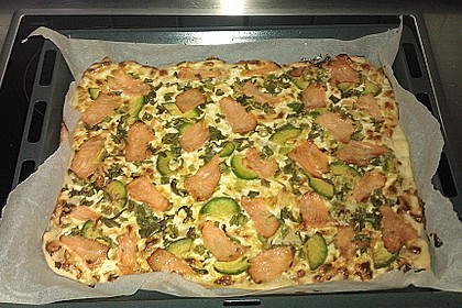 Flammkuchen mit Lauch und Lachs 39