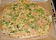 Flammkuchen mit Lauch und Lachs