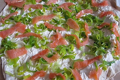 Flammkuchen mit Lauch und Lachs 10