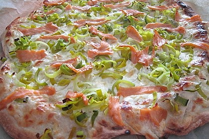 Flammkuchen mit Lauch und Lachs 2