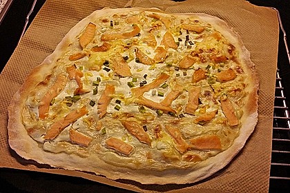 Flammkuchen mit Lauch und Lachs 42