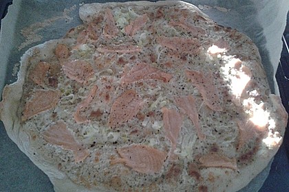 Flammkuchen mit Lauch und Lachs 56