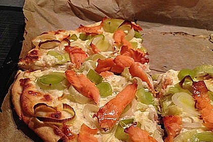 Flammkuchen mit Lauch und Lachs 63