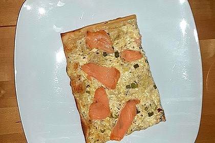 Flammkuchen mit Lauch und Lachs 17