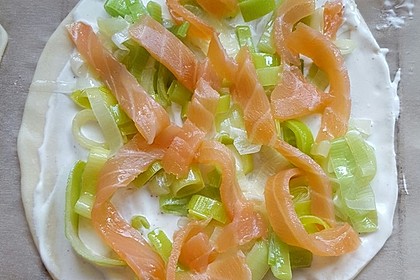 Flammkuchen mit Lauch und Lachs 34