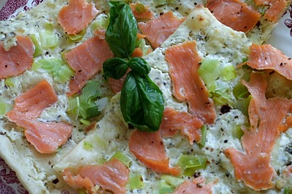Flammkuchen mit Lauch und Lachs 9