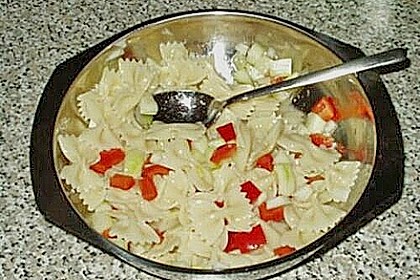 Bunter Nudelsalat ohne Mayonnaise 12