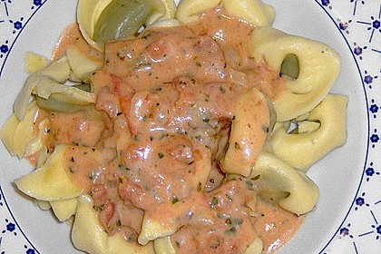 Tortellini in Tomaten - Käse - Sauce 6
