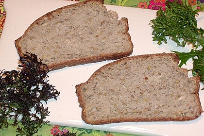 Schnelles Dinkel - Buchweizen - Brot 32