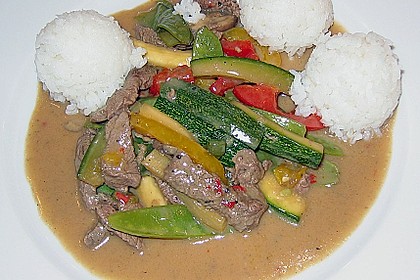 Chinesisches Rinderfilet (scharf) mit buntem Gem&uuml;se und Basmatireis