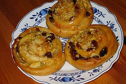 Apfel - Rosinenschnecken 15
