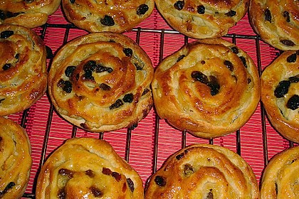 Apfel - Rosinenschnecken 1