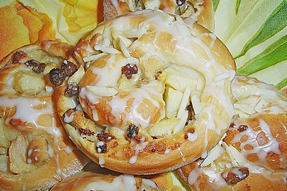 Apfel - Rosinenschnecken 6