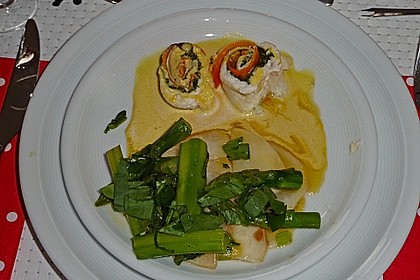 Fischfilet - Röllchen in Estragon - Schaum 15