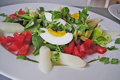 Spargelsalat mit Eiern,  Avocado, Tomaten 2