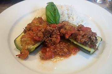 Gefüllte Zucchini