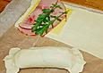 Gef&uuml;llter Bl&auml;tterteig mit Schinken und K&auml;se