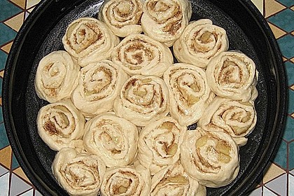 Zimtrollen-Kuchen 357