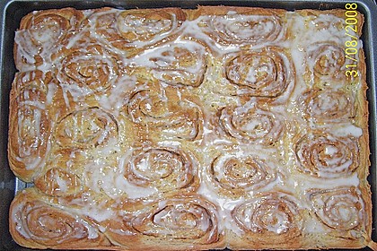 Zimtrollen-Kuchen 108