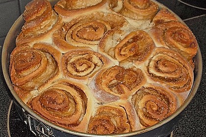 Zimtrollen-Kuchen 175