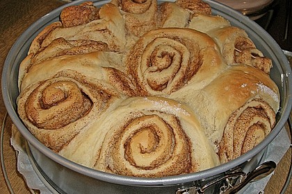 Zimtrollen-Kuchen 228