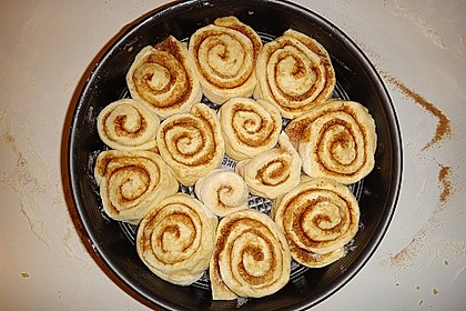 Zimtrollen-Kuchen 222