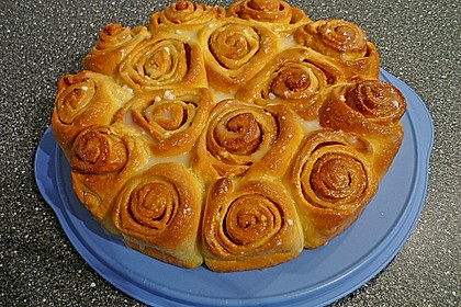 Zimtrollen-Kuchen 96