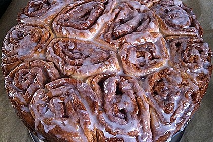 Zimtrollen-Kuchen 60