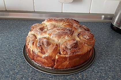 Zimtrollen-Kuchen 64