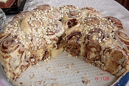 Zimtrollen-Kuchen 176