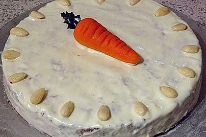 Alina&acute;s Carrot Cake mit Butter Cream Cheese Frosting