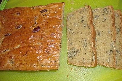 Steirisches Kürbiskern-Brot mit Kürbiskernöl 66