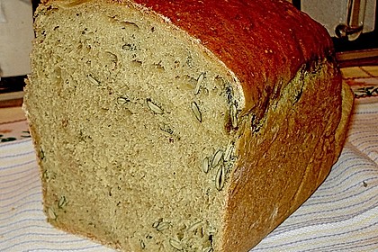 Steirisches Kürbiskern-Brot mit Kürbiskernöl 65