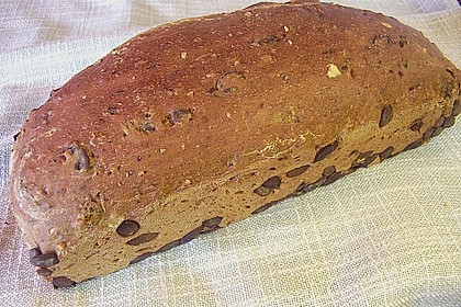 Steirisches Kürbiskern-Brot mit Kürbiskernöl 8
