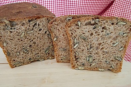 Steirisches Kürbiskern-Brot mit Kürbiskernöl 44