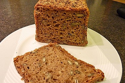 Steirisches Kürbiskern-Brot mit Kürbiskernöl 17