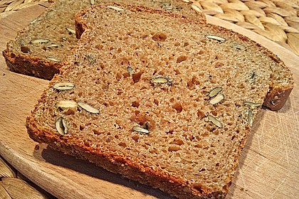 Steirisches Kürbiskern-Brot mit Kürbiskernöl 22