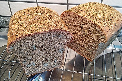 Steirisches Kürbiskern-Brot mit Kürbiskernöl 23