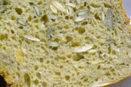 Steirisches Kürbiskern-Brot mit Kürbiskernöl 72