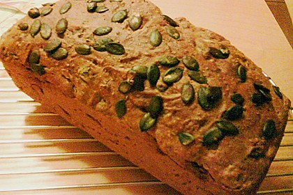 Steirisches Kürbiskern-Brot mit Kürbiskernöl 64