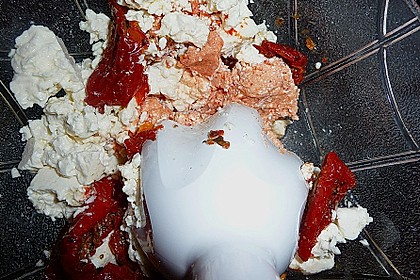 Fetacreme mit getrockneten Tomaten 1