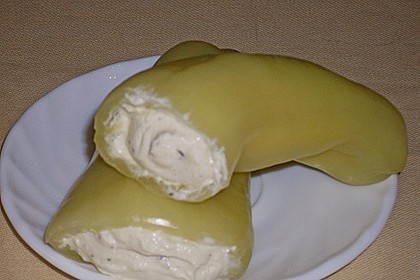 Antipasti - mit Frischkäse gefüllte Paprika 15