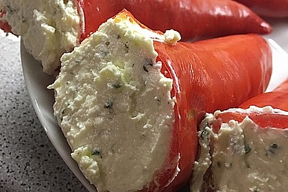 Antipasti - mit Frischkäse gefüllte Paprika 6