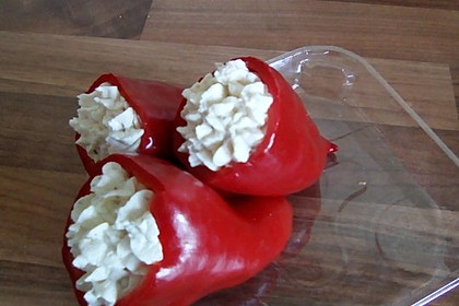 Antipasti - mit Frischkäse gefüllte Paprika 10