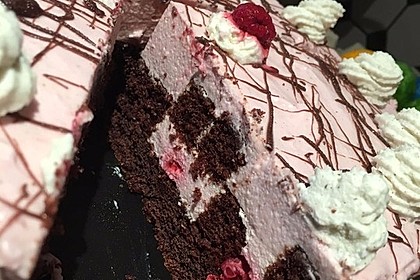 Himbeer - Schachbrett - Torte 12